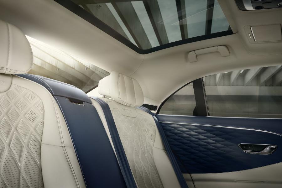 Интерьер Bentley Flying Spur 2019 года  (WW) (фото 2 из 49)